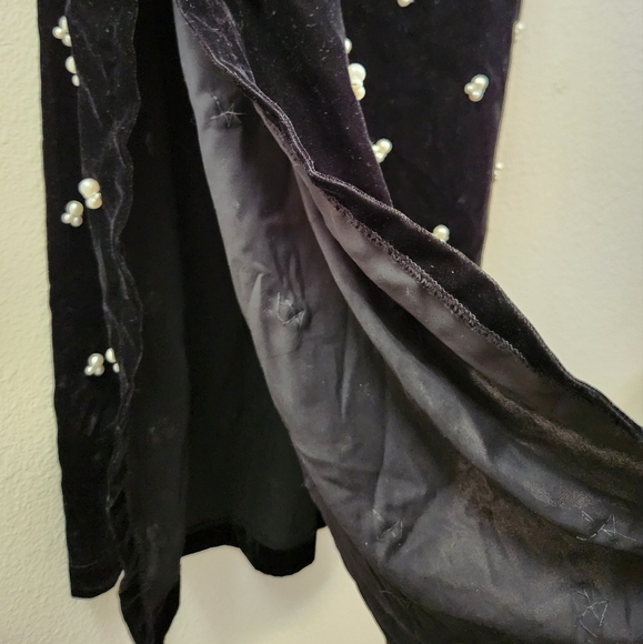 Urban Outfitters UO Slip Dress Women's Pearl Beaded Velvet Midi Black‎ Size 12 - Picture 5 of 12
